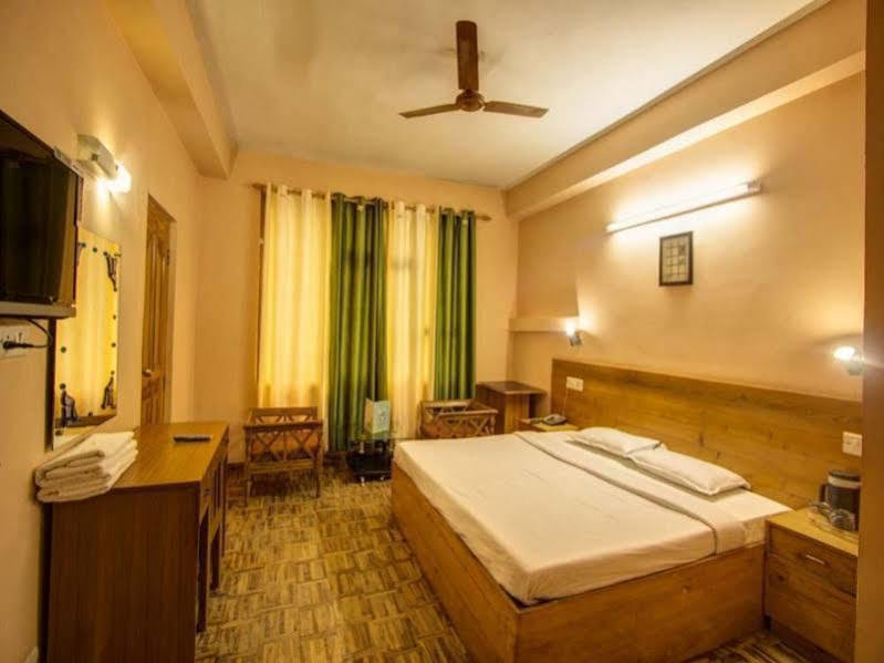 Kalinga Grand Hotel Manāli Esterno foto
