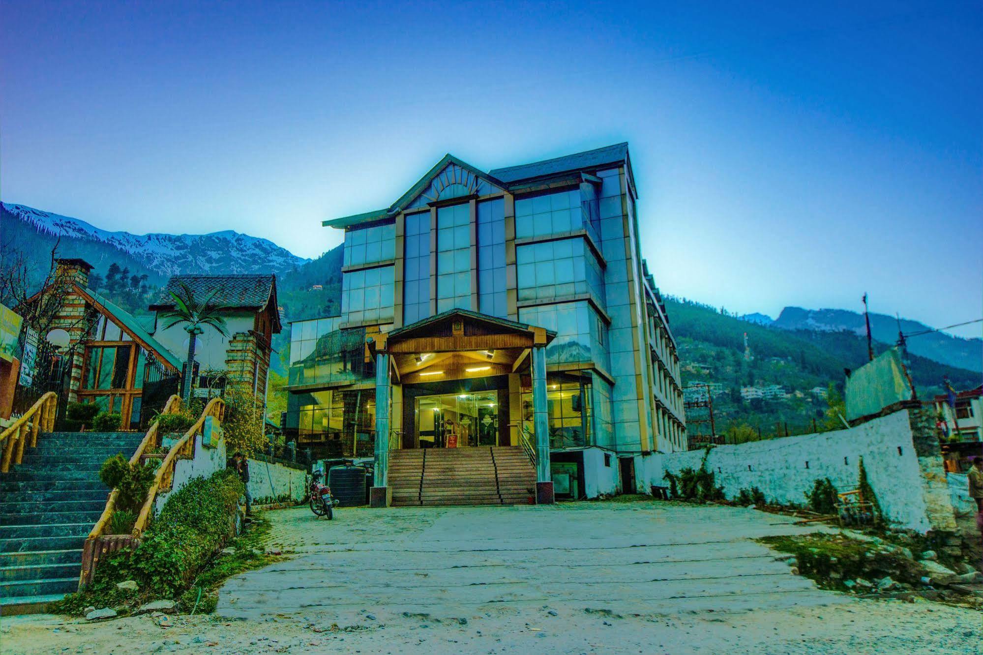 Kalinga Grand Hotel Manāli Esterno foto
