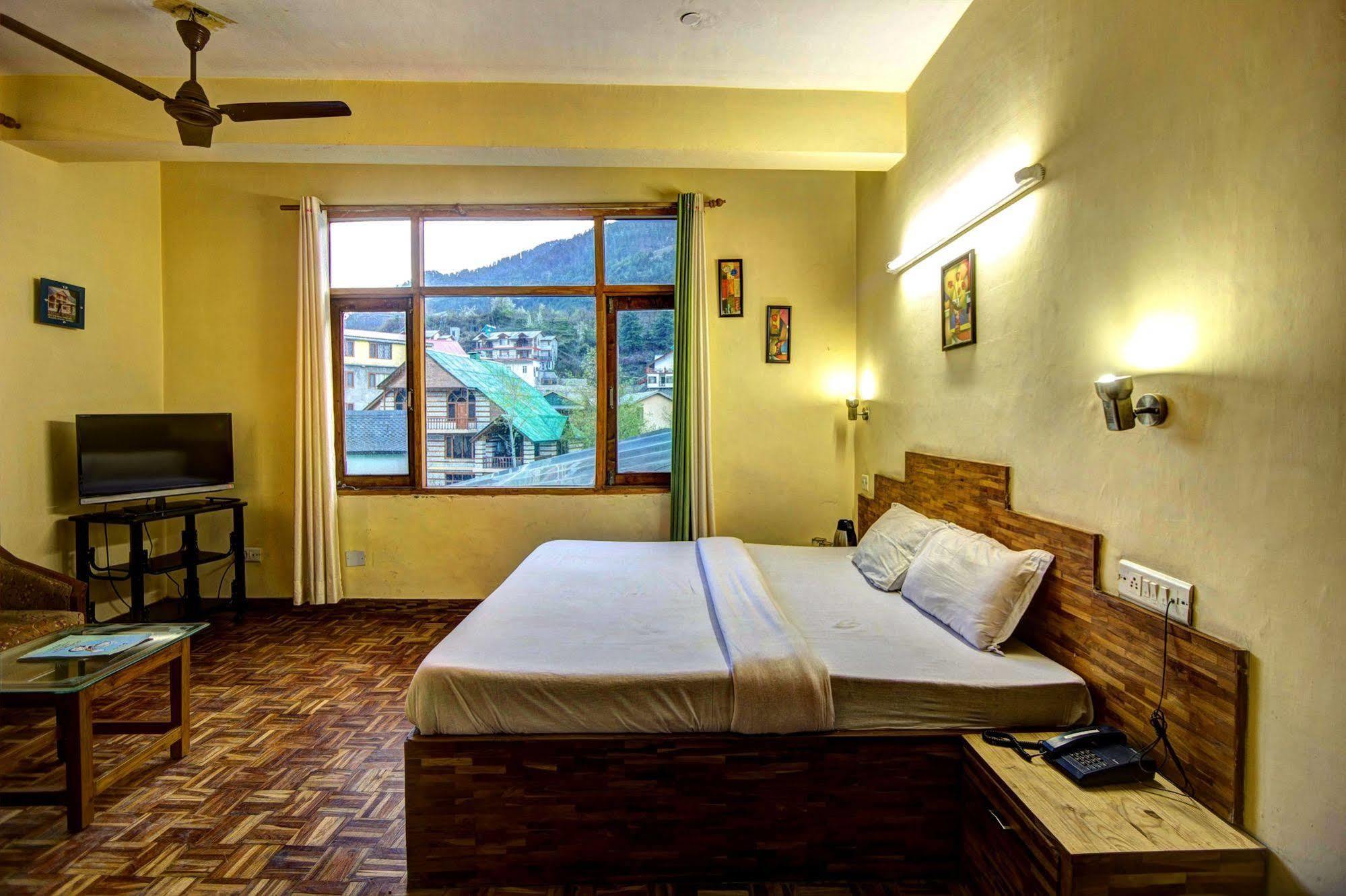 Kalinga Grand Hotel Manāli Esterno foto