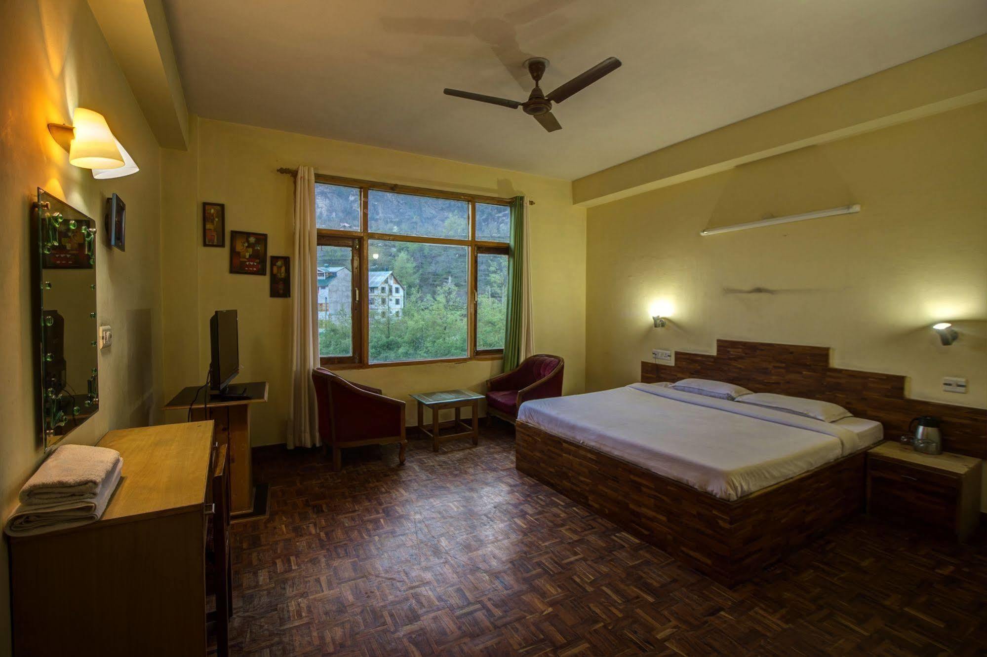 Kalinga Grand Hotel Manāli Esterno foto