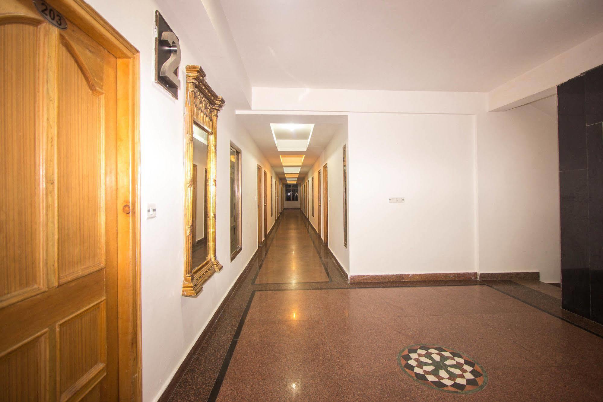 Kalinga Grand Hotel Manāli Esterno foto